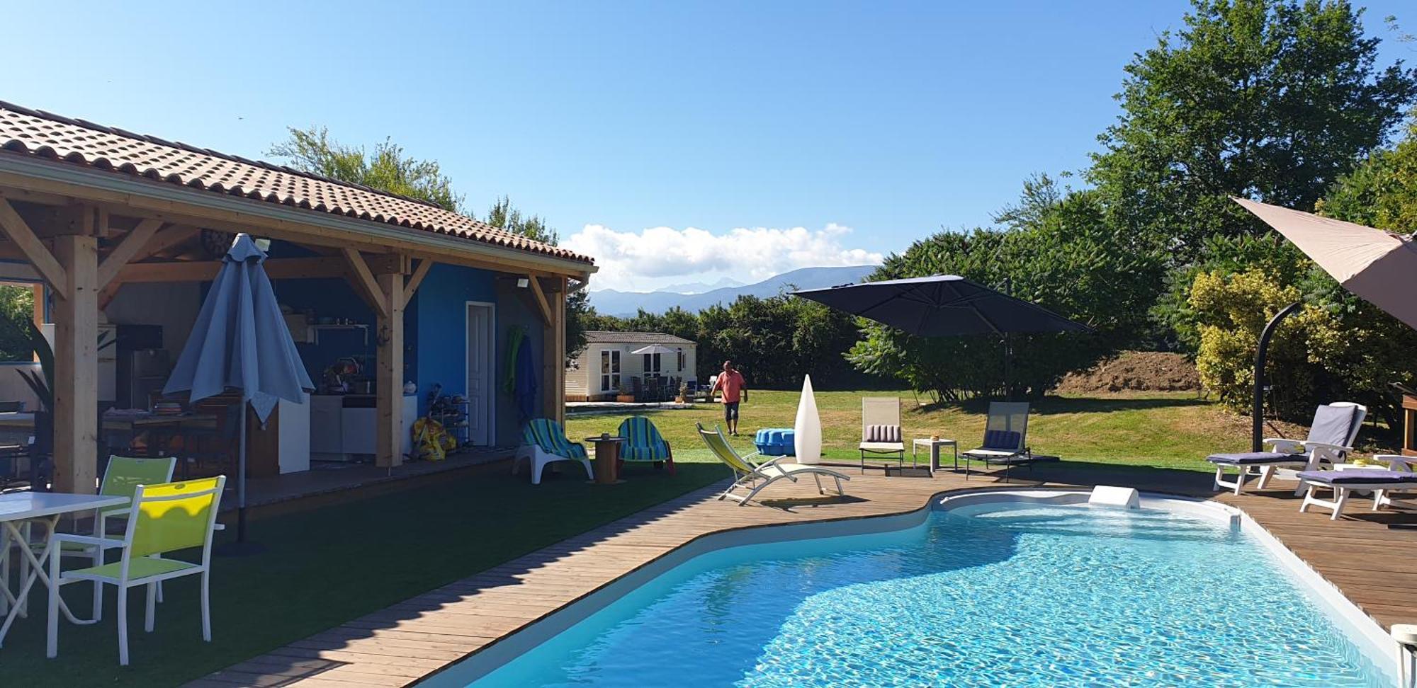 Les Chalets Salineens Salies-du-Salat ภายนอก รูปภาพ